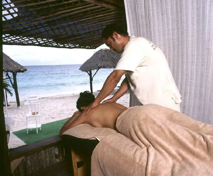Akumal Bay Beach & Wellness Resort 3*,
