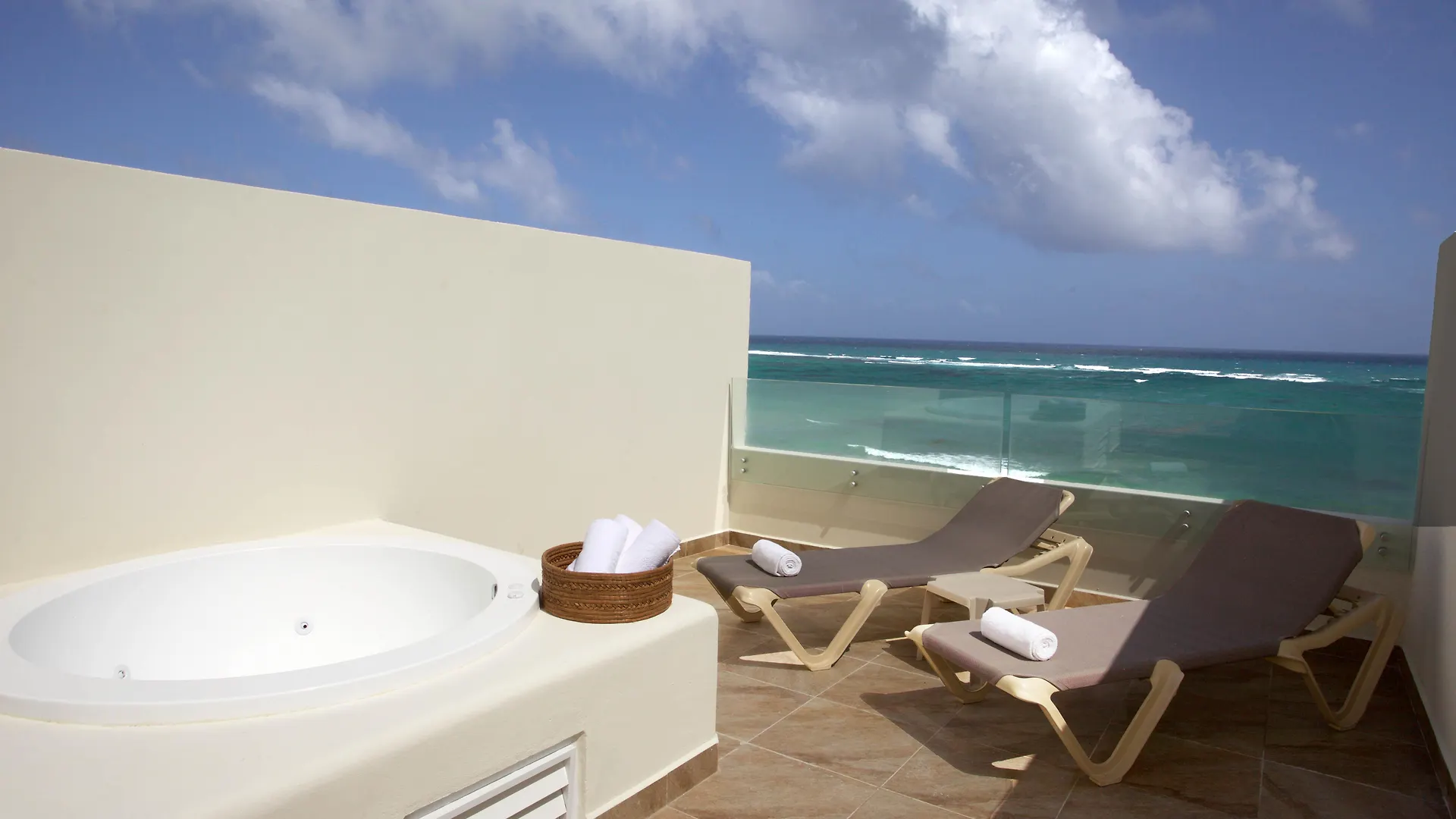 Akumal Bay Beach & Wellness Resort
