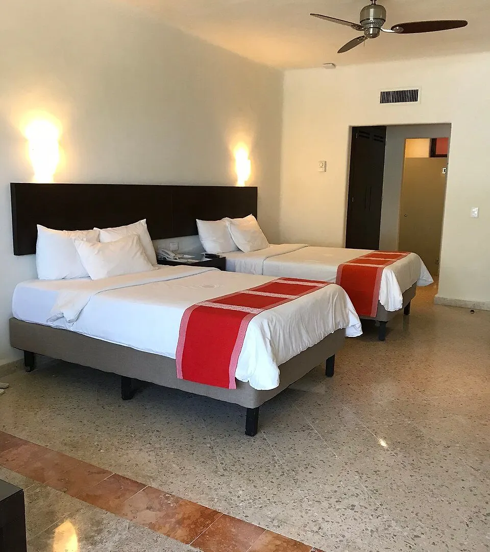 Akumal Bay Beach & Wellness Resort 3*,